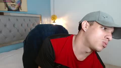 Snapshot of jheidertwink chatting on December 13, 4:00 am Jheider R. online show from December 13, 4:00 am