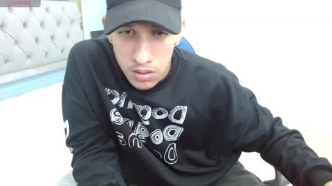 Snapshot of jheidertwink chatting on December 14, 3:40 am Jheider R. online show from December 14, 3:40 am