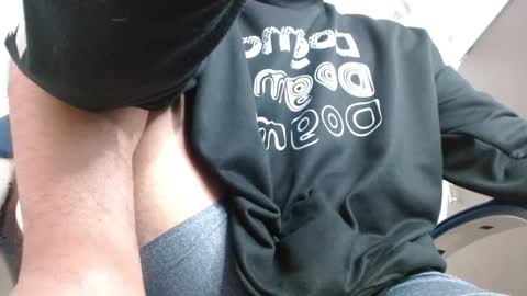 Snapshot of jheidertwink chatting on December 15, 8:30 am Jheider R. online show from December 15, 8:30 am