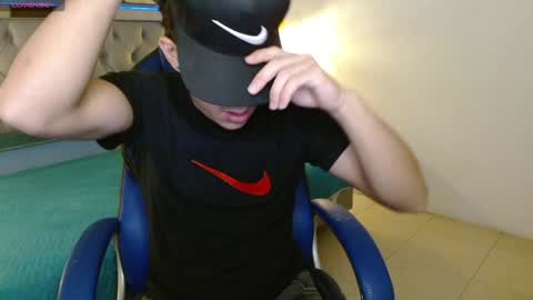 Snapshot of jheidertwink chatting on January 9, 3:58 am Jheider R. online show from January 9, 3:58 am