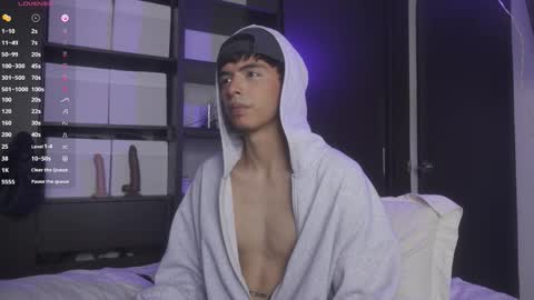 Snapshot of jhn_morghan chatting on December 4, 7:00 pm Morghan online show from December 4, 7:00 pm