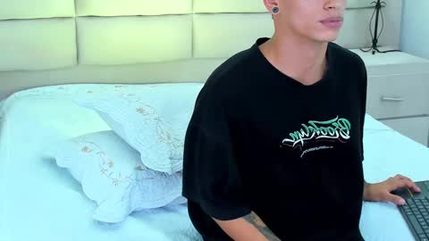 Snapshot of jhoanleandro chatting on March 5, 10:33 am jhoanleandro online show from March 5, 10:33 am