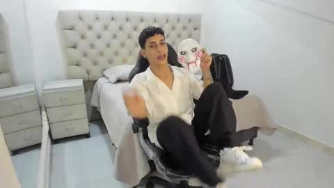 jhoanleandro online show from November 1, 5:53 am