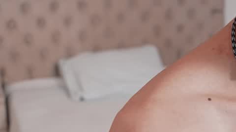 jhoanleandro online show from February 12, 5:24 am