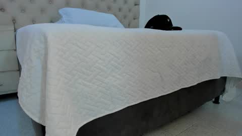 jhoanleandro online show from February 14, 4:20 am