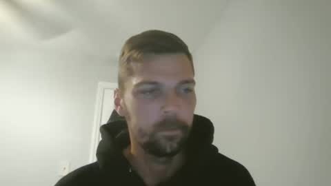 jholls online show from March 6, 1:48 am