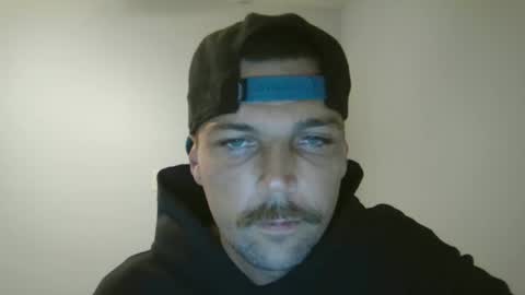 jholls online show from October 12, 1:26 am