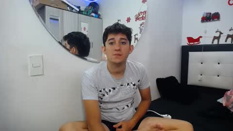 Jhon and nicolle online show from December 18, 10:10 am