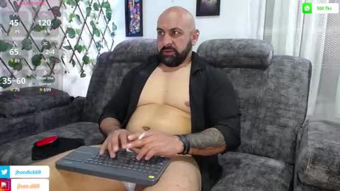 Snapshot of jhondick609 chatting on December 4, 4:38 pm JhonD online show from December 4, 4:38 pm