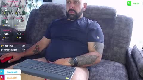 Snapshot of jhondick609 chatting on December 5, 8:33 pm JhonD online show from December 5, 8:33 pm