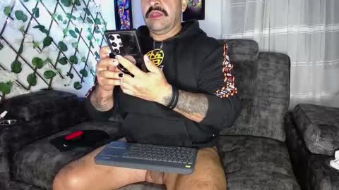 Snapshot of jhondick609 chatting on January 25, 1:43 am JhonD online show from January 25, 1:43 am