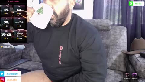 Snapshot of jhondick609 chatting on March 1, 2:23 pm JhonD online show from March 1, 2:23 pm