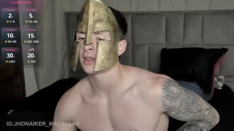 Snapshot of jhonny_macallan chatting on October 22, 11:48 pm Jhonaiker online show from October 22, 11:48 pm