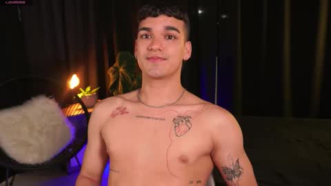 Snapshot of jhonnyx_ chatting on December 19, 2:40 am Jhonny online show from December 19, 2:40 am