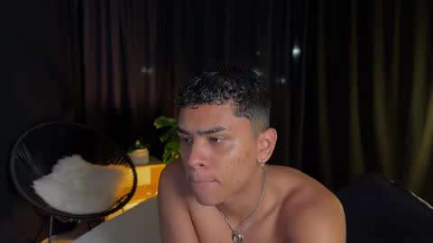 Snapshot of jhonnyx_ chatting on March 1, 3:52 am Jhonny online show from March 1, 3:52 am