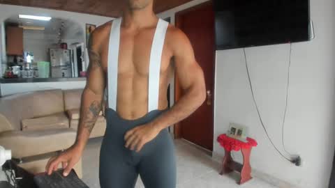 Snapshot of jhonnyxxfitnexx chatting on September 17, 7:59 pm jh online show from September 17, 7:59 pm