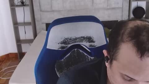 jhontorres018 online show from March 6, 12:40 am