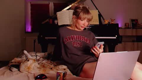 Anya online show from February 24, 11:03 pm