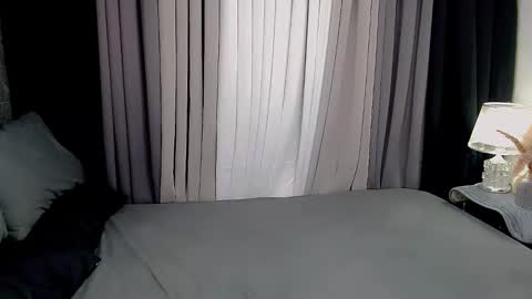 Snapshot of jhuliana_and_charles_room chatting on November 22, 5:50 am jhuliana_and_charles_room online show from November 22, 5:50 am