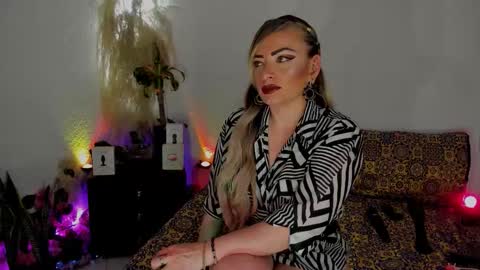 Snapshot of jianinescoth chatting on September 11, 6:57 am jianilnescoth online show from September 11, 6:57 am