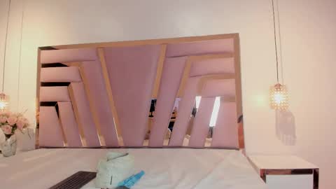 Jiggly online show from November 11, 11:05 pm