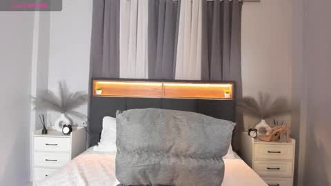 Snapshot of jilianward chatting on September 12, 9:09 am jilianward online show from September 12, 9:09 am