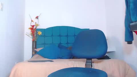 Snapshot of jim_whitte chatting on December 19, 2:56 am Jim Whitte online show from December 19, 2:56 am