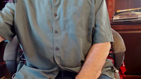 Snapshot of jimikb chatting on January 12, 5:01 pm Jim online show from January 12, 5:01 pm