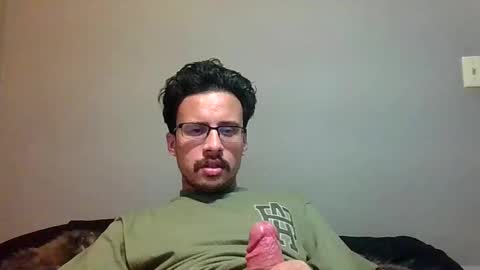 Snapshot of jimmac98 chatting on January 3, 6:11 am james online show from January 3, 6:11 am