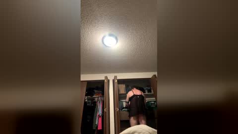 Snapshot of jimmersons chatting on December 21, 2:41 am jimmersons online show from December 21, 2:41 am