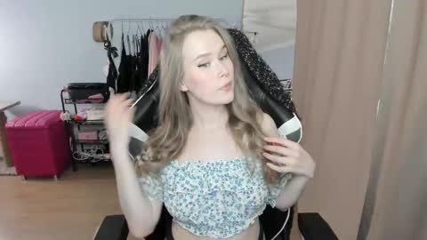 Amy  next stream on Wednesday Thursday Friday Saturday and Sunday at 16 pm GMT3 online show from October 8, 2:04 pm