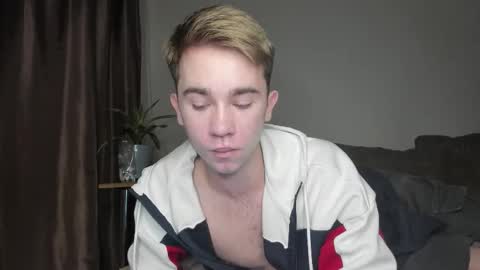 Snapshot of jimyti_bad_boy chatting on October 25, 1:02 am jimyti_bad_boy online show from October 25, 1:02 am