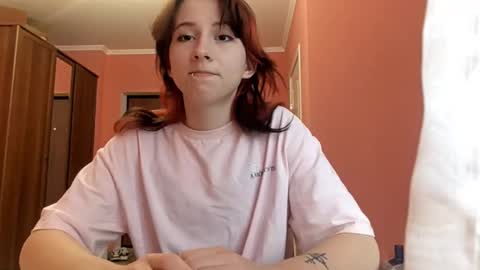 Snapshot of jinnyjurina chatting on November 9, 12:36 pm Emma online show from November 9, 12:36 pm