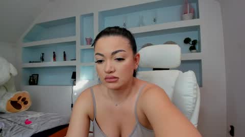 Juliee online show from April 16, 2:51 pm