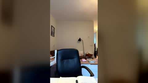 Snapshot of jjd8 chatting on December 19, 8:32 am jjd8 online show from December 19, 8:32 am