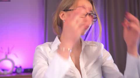 Jenny online show from January 11, 8:19 am