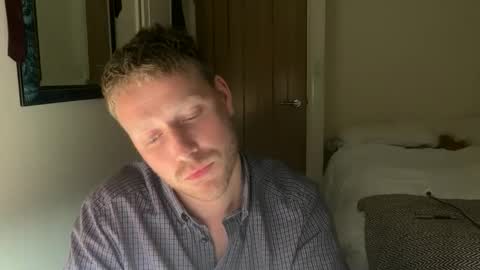 Snapshot of jjjamesxx chatting on October 3, 1:35 am jjjamesxx online show from October 3, 1:35 am