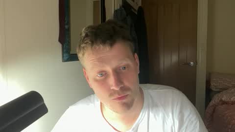 Snapshot of jjjamesxx chatting on December 16, 11:43 pm jjjamesxx online show from December 16, 11:43 pm