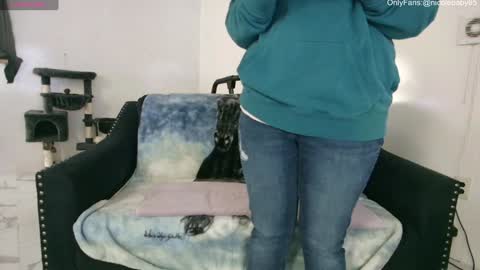 Nicole  Allen online show from December 27, 1:00 am