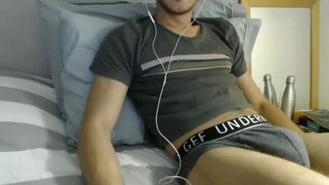 Snapshot of jjrod91 chatting on February 5, 12:53 am Jon online show from February 5, 12:53 am