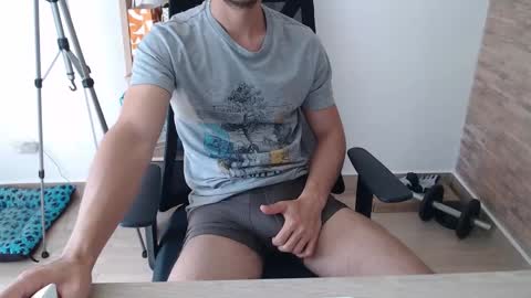 Snapshot of jjrod91 chatting on October 29, 3:47 pm Jon online show from October 29, 3:47 pm