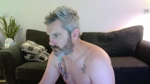 Snapshot of jlasts chatting on December 14, 7:07 pm Jay online show from December 14, 7:07 pm