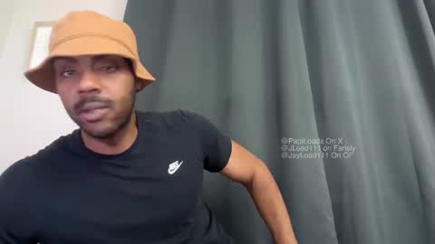 Snapshot of jloads_ chatting on November 29, 2:47 am Jay Load online show from November 29, 2:47 am