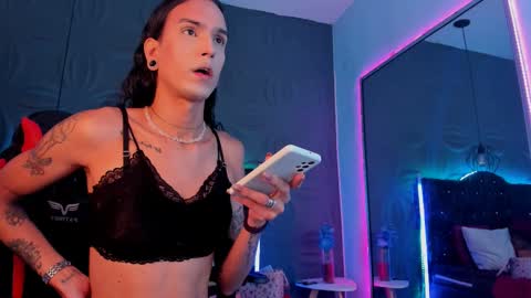 Joa Isaza     online show from February 22, 7:01 am