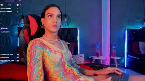 Joa Isaza     online show from February 27, 9:11 am