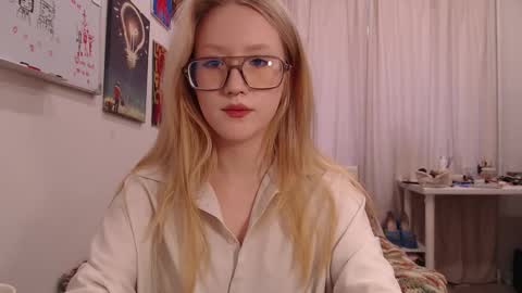 joan_kiss online show from October 1, 12:55 pm