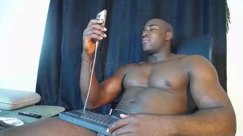 Snapshot of joan_silva chatting on November 11, 4:12 am joan_silva online show from November 11, 4:12 am