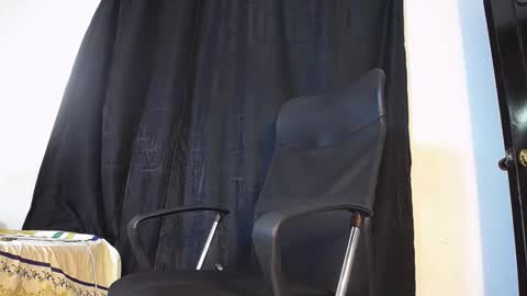 Snapshot of joan_silva chatting on November 27, 4:47 am joan_silva online show from November 27, 4:47 am