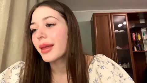 Adel online show from April 21, 7:17 pm