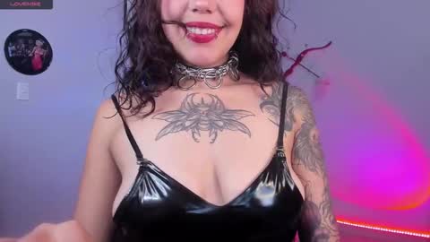 Snapshot of joandoll chatting on October 21, 9:48 pm Joan online show from October 21, 9:48 pm